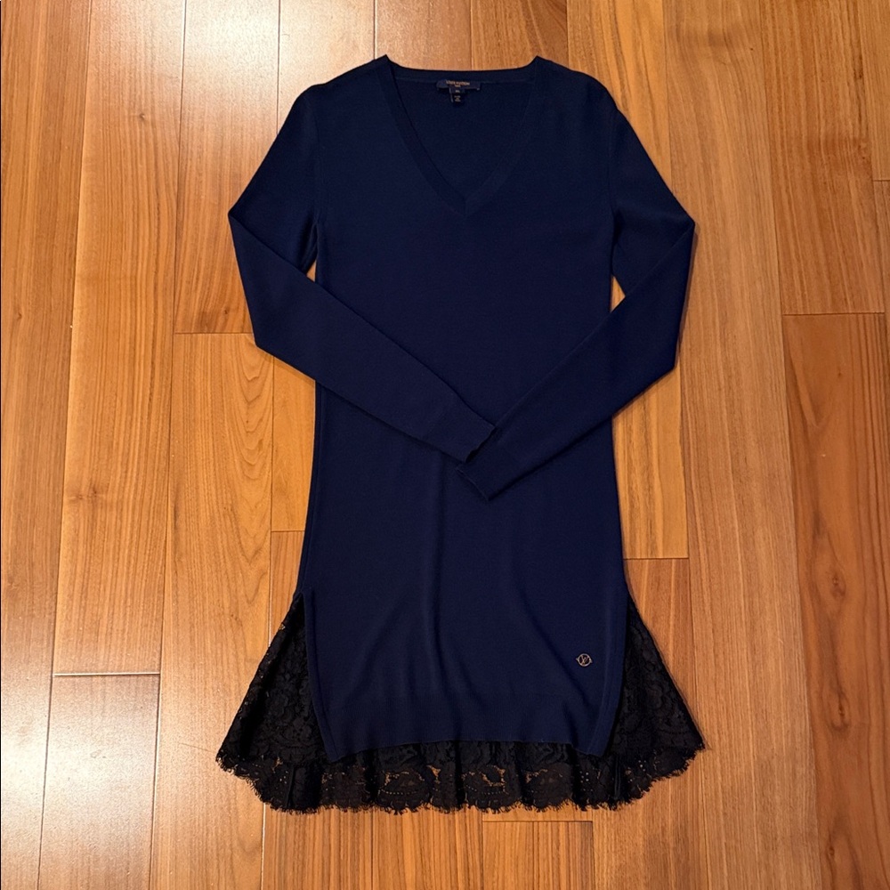 Elegant Navy Blue Dress with Lace Hem